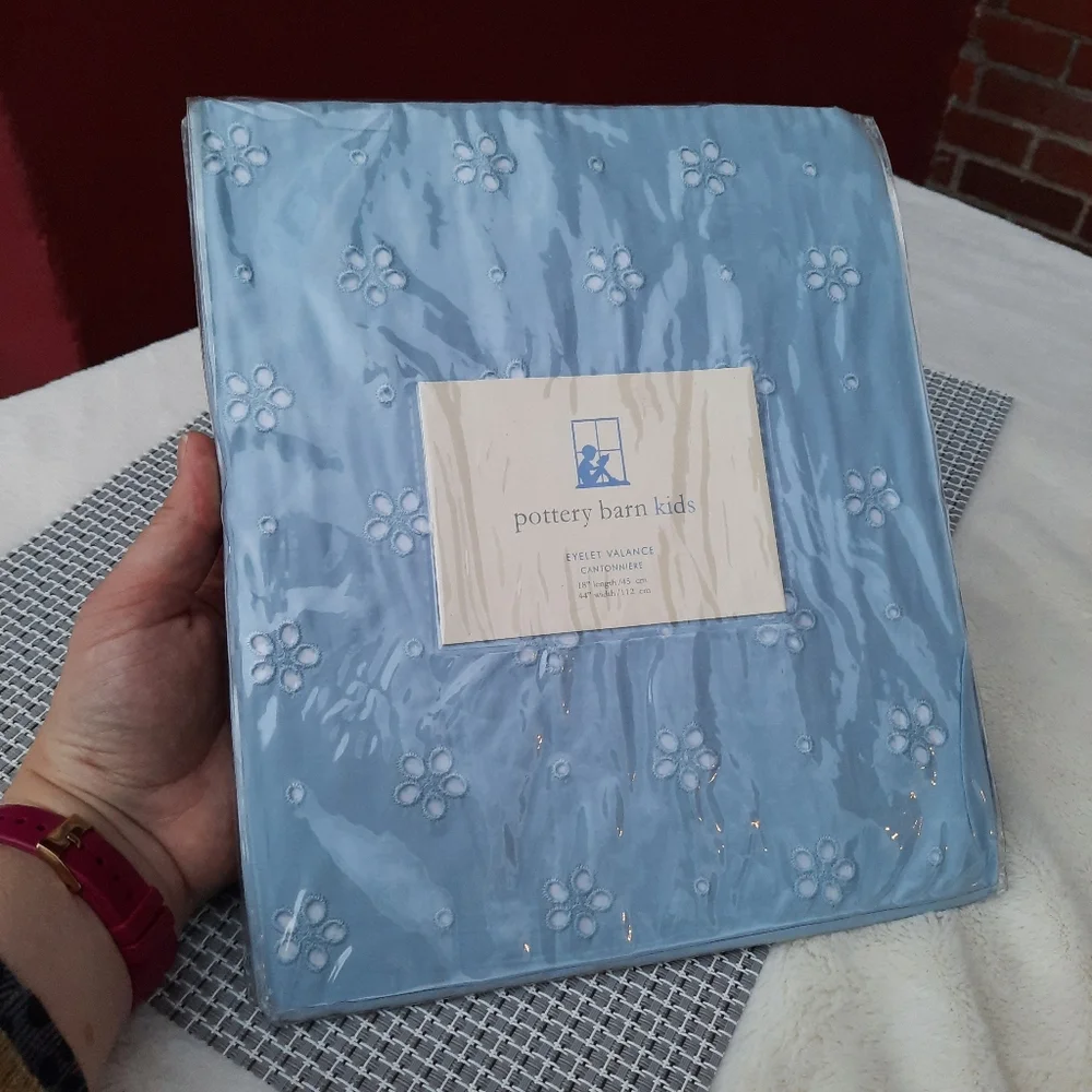 Pottery Barn Kids Eyelet Valance Tie Top Construction Baby Blue Nursery Gift